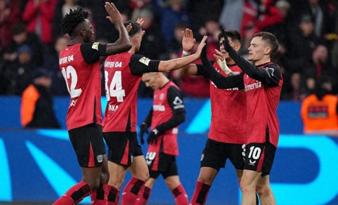 奥格斯堡主场战平勒沃库森，维持稳定局面